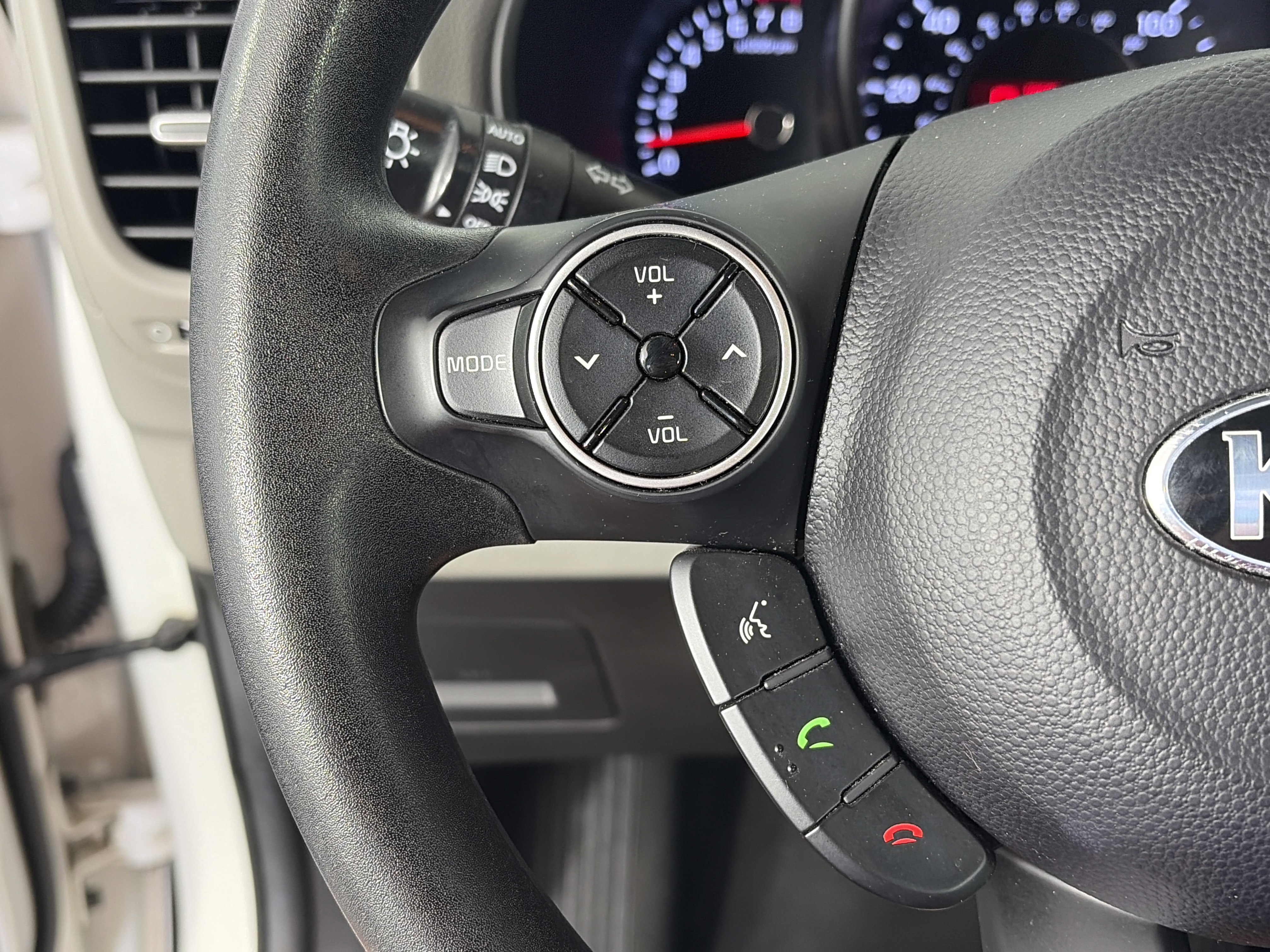 Used 2015 Kia Soul + FWD image 26