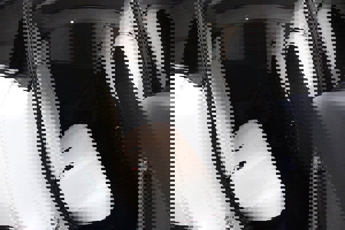 Used 2024 Tesla Model Y Long Range image 40