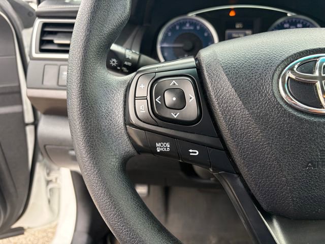 Used 2017 Toyota Camry LE FWD image 11