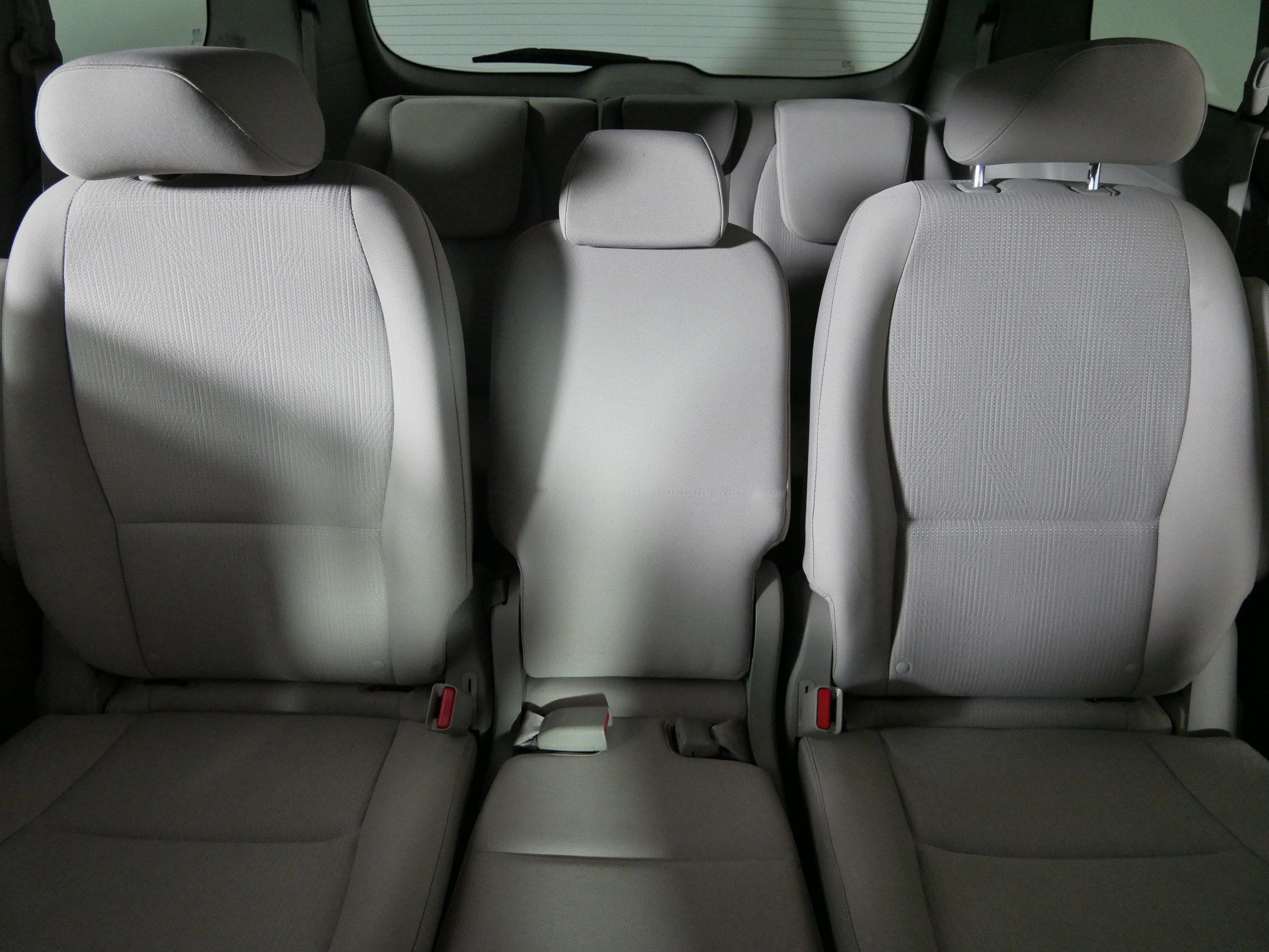 Used 2019 Kia Sedona LX FWD image 13