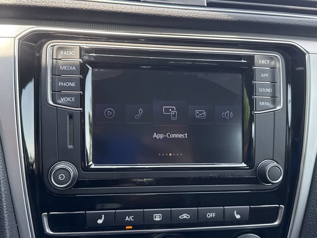 Used 2019 Volkswagen Passat 2.0T Wolfsburg w/ Wheels & Sunroof Package FWD image 20