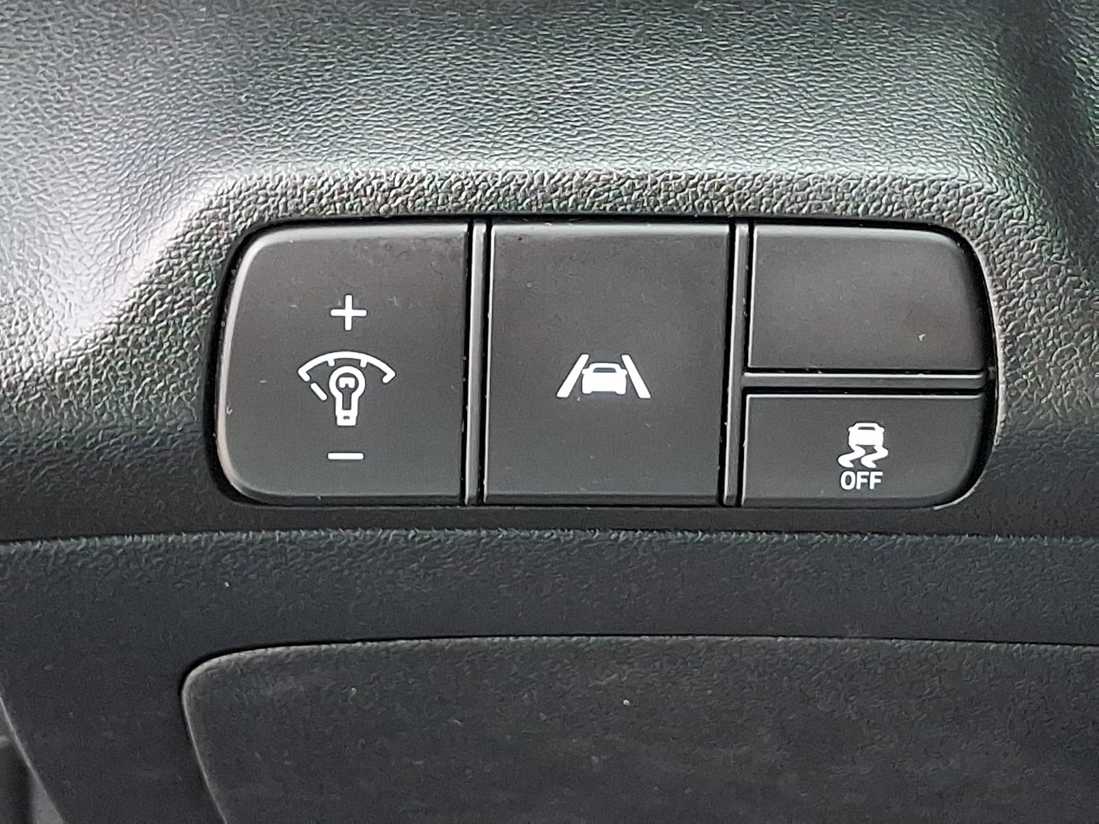 Used 2023 Hyundai Elantra SEL FWD image 24