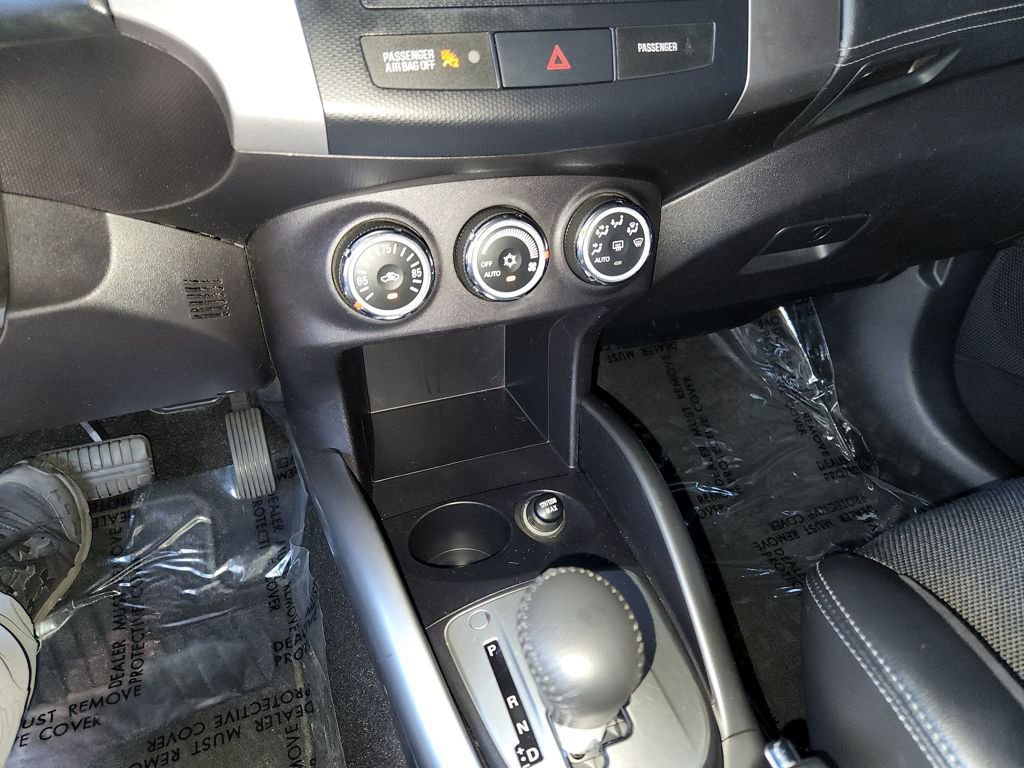 Used 2010 Mitsubishi Outlander XLS image 20