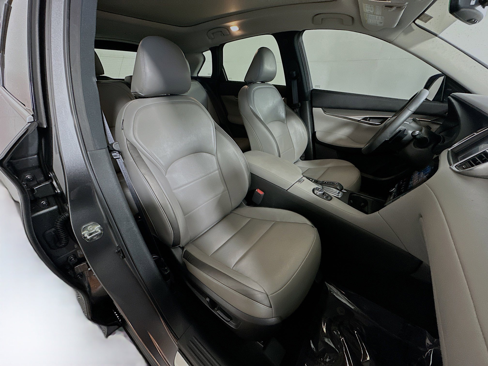 Used 2023 INFINITI QX50 Luxe image 28