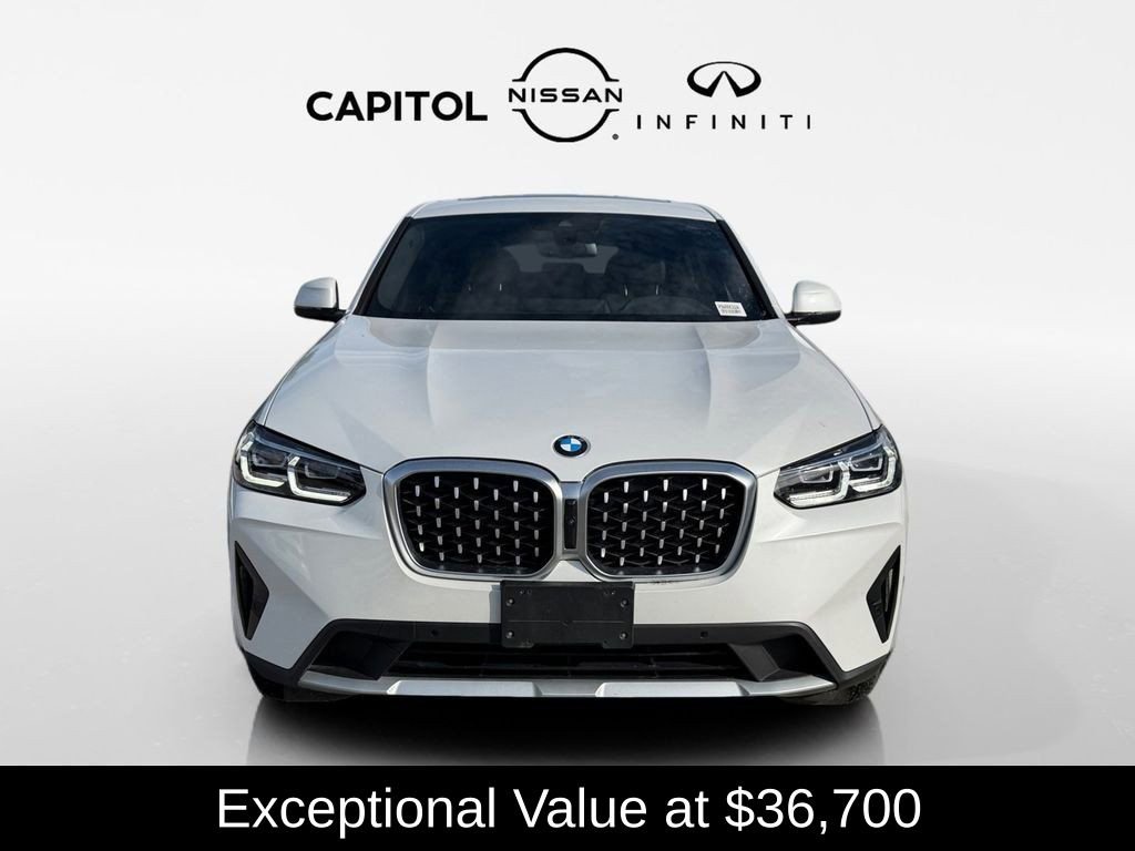 Used 2024 BMW X4 xDrive30i image 2