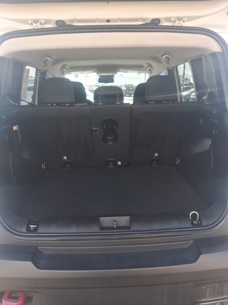 Used 2020 Jeep Renegade Trailhawk w/ Popular Equipment Group AWD/4WD image 10