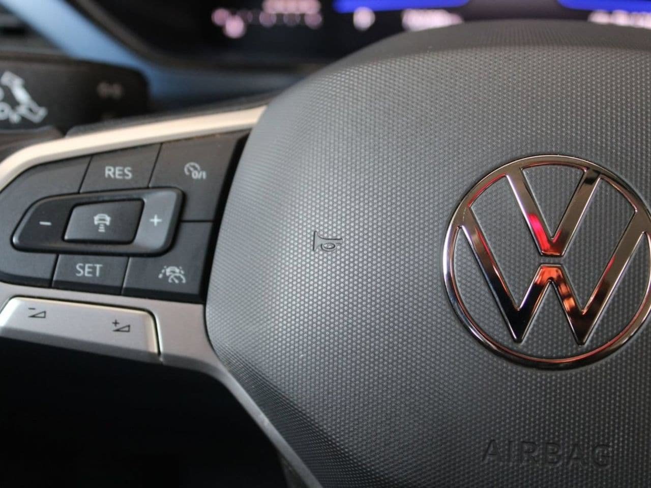 Used 2024 Volkswagen Taos SE FWD image 33
