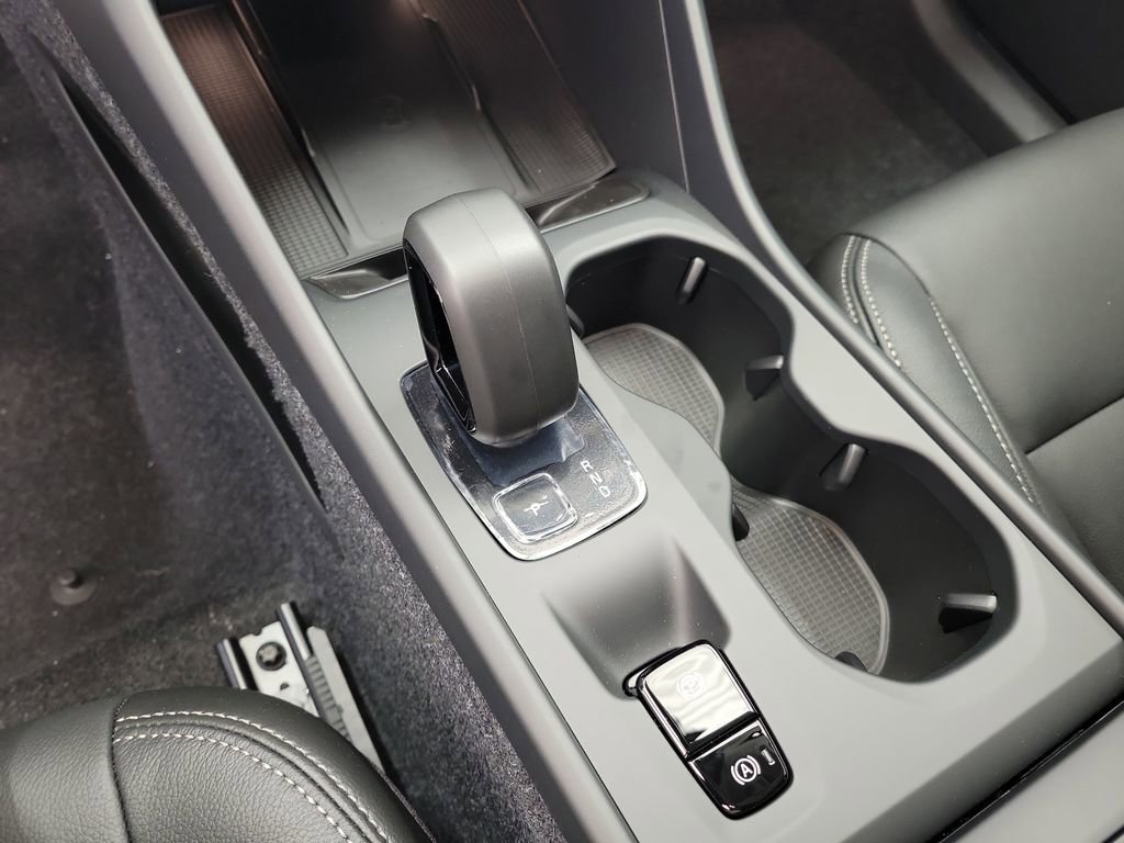 New 2026 Volvo XC40 B4 Core image 31