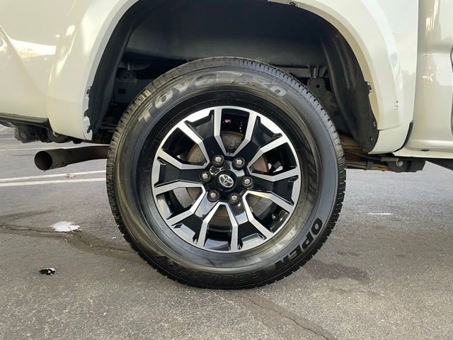 Used 2022 Toyota Tacoma TRD Sport w/ Technology Package image 31