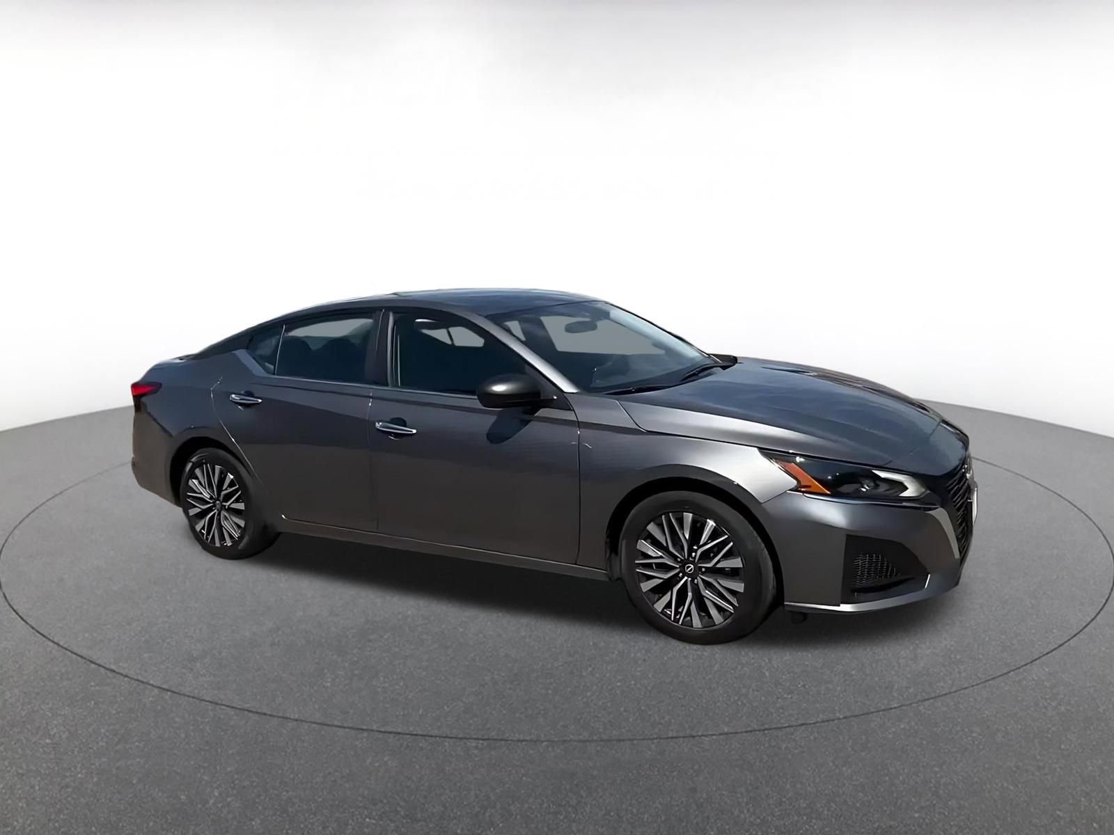 Used 2025 Nissan Altima 2.5 SV FWD video 2
