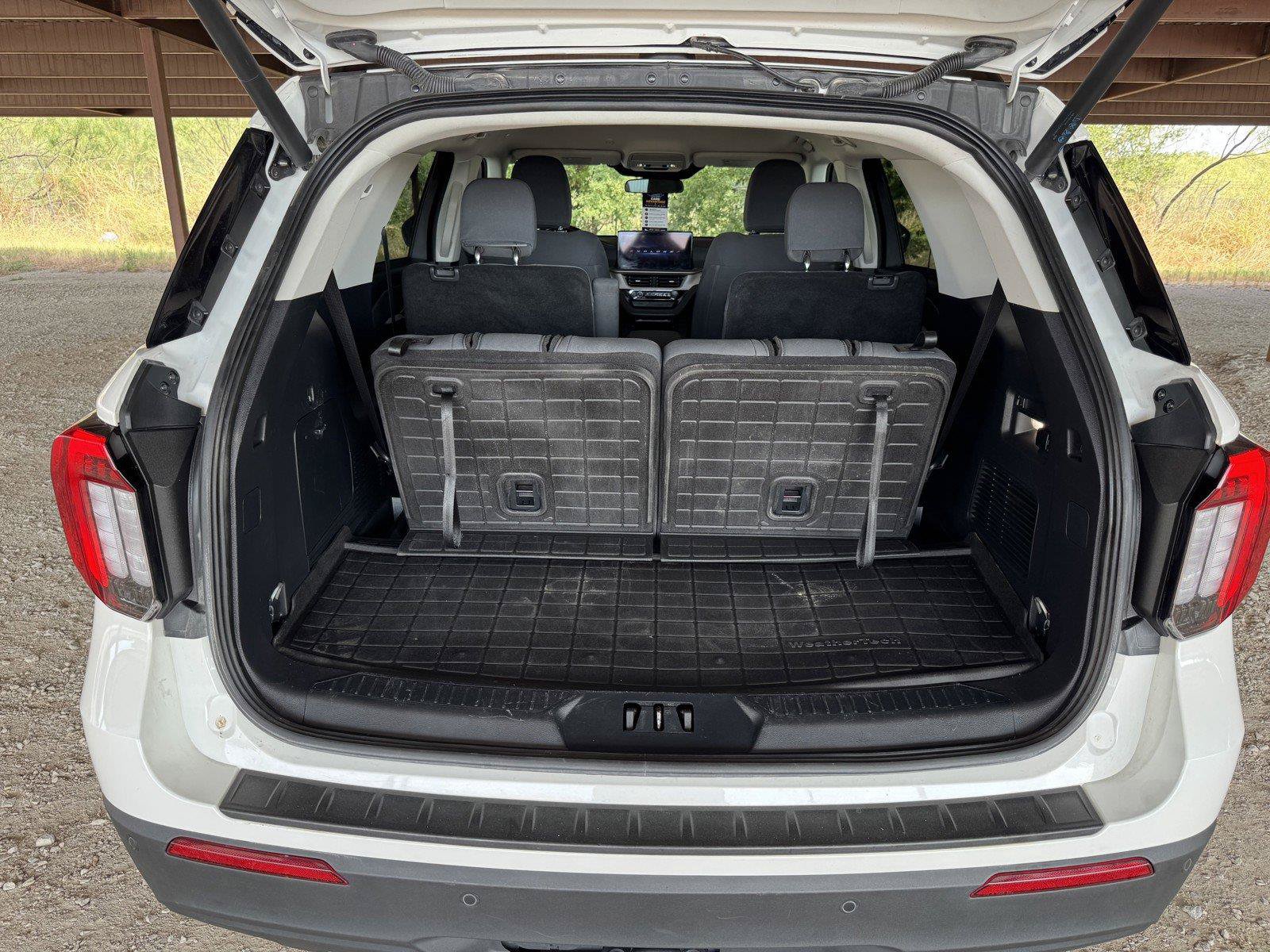 Used 2025 Ford Explorer Active RWD image 36