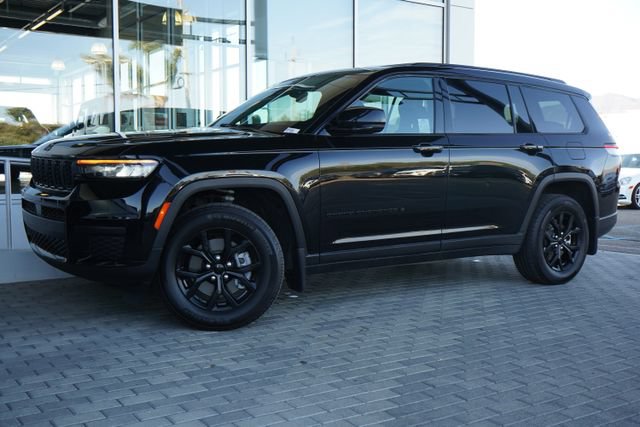 Used 2024 Jeep Grand Cherokee L Altitude AWD/4WD image 4