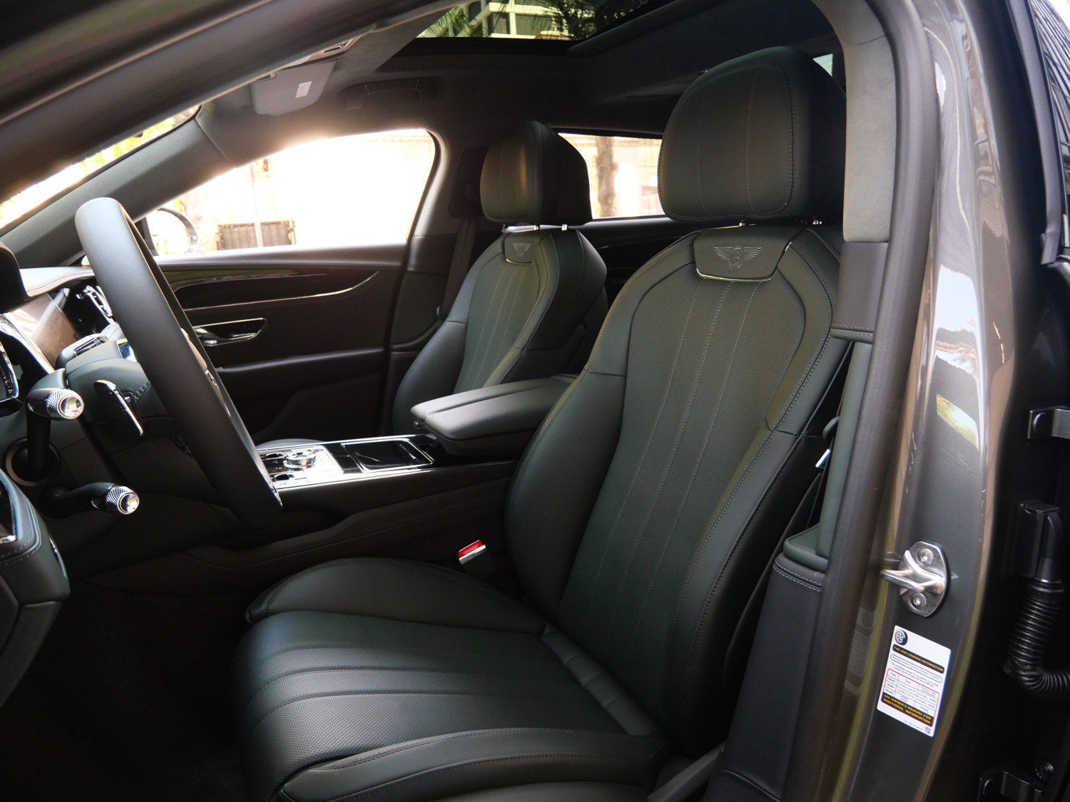 New 2026 Bentley Flying Spur V8 AWD/4WD image 16