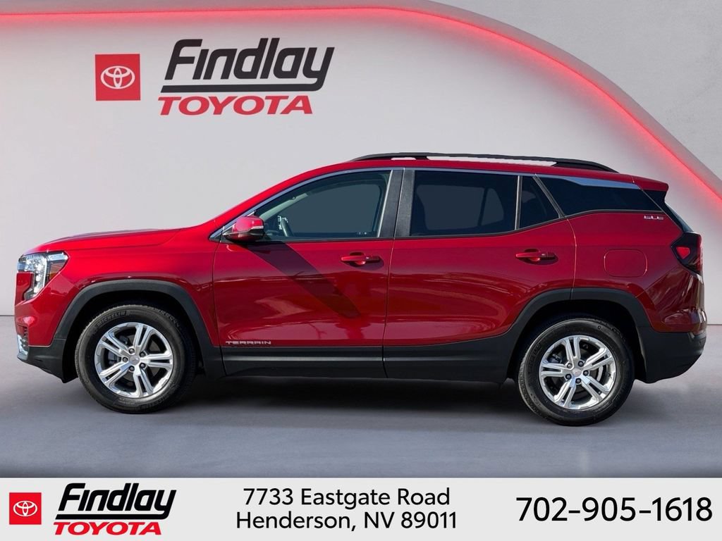 Used 2024 GMC Terrain SLE w/ Driver Convenience Package FWD image 10