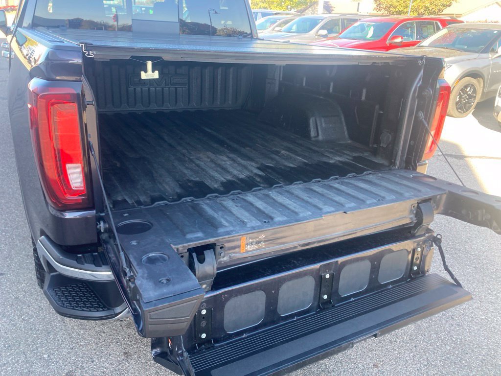 Used 2022 GMC Sierra 1500 SLT w/ SLT Premium Plus Package AWD/4WD image 9