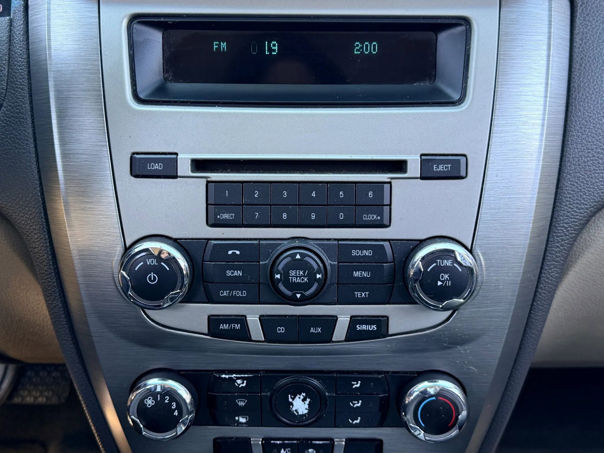 Used 2012 Ford Fusion SE image 25