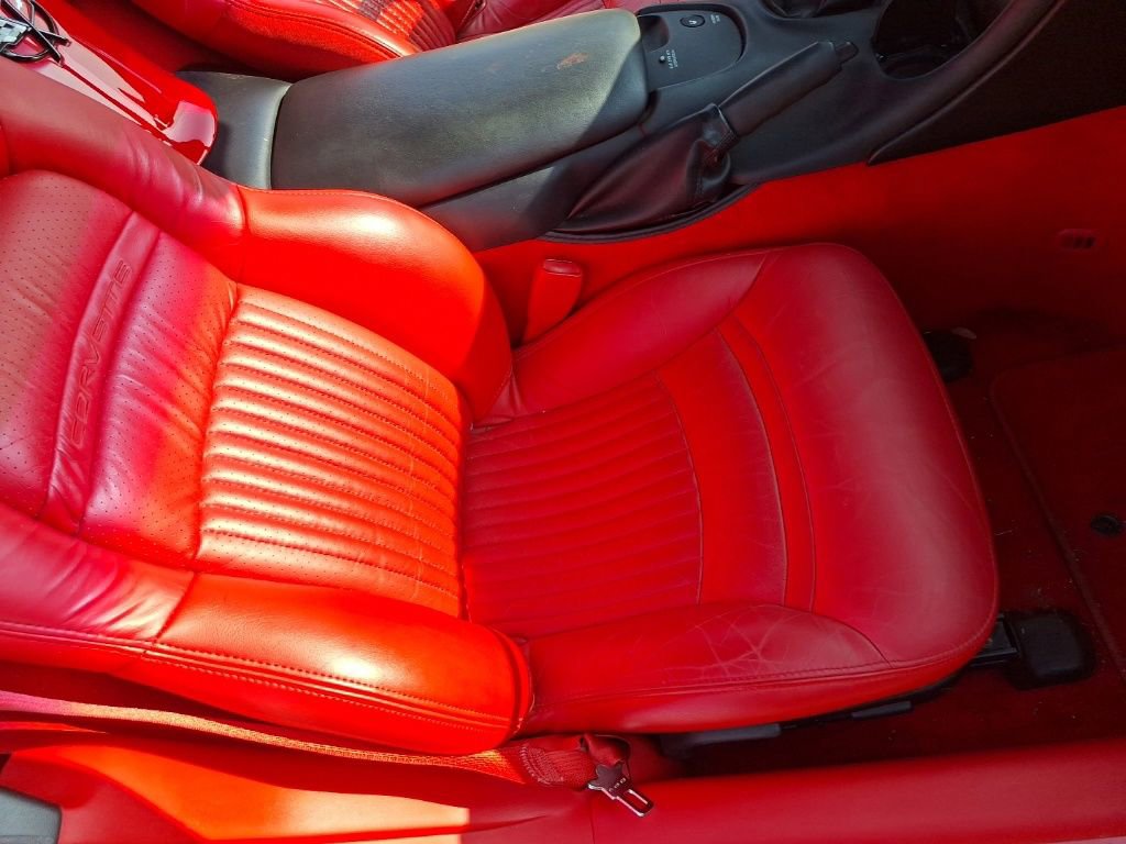 Used 2004 Chevrolet Corvette Base w/ Preferred Equipment Group image 17