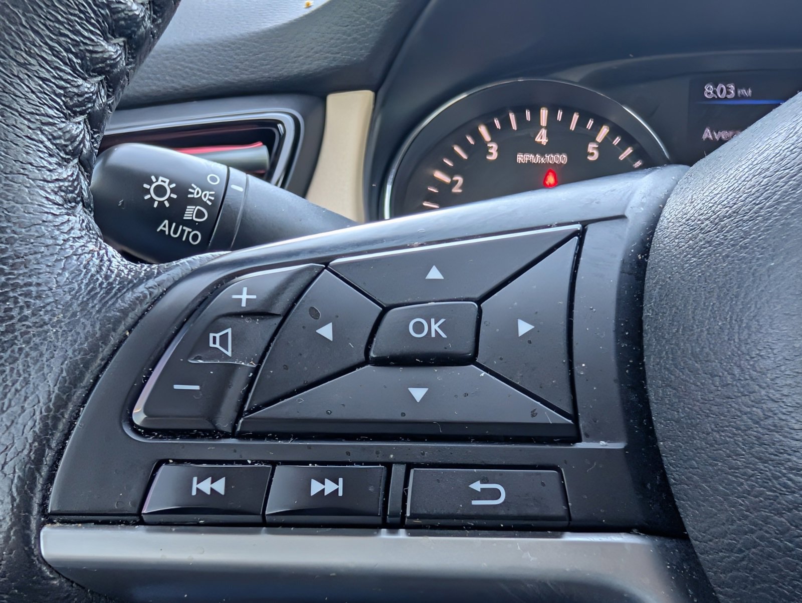 Used 2020 Nissan Rogue SV image 15