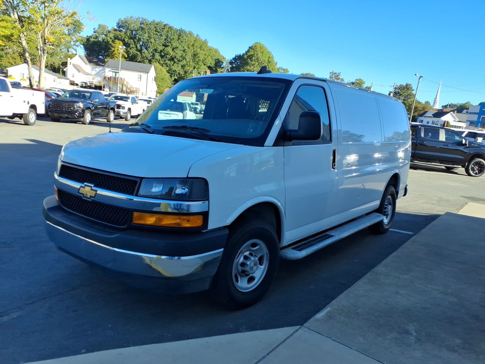 Used 2025 Chevrolet Express 2500 w/ Driver Convenience Package RWD image 3