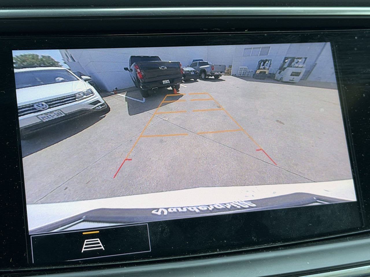 Used 2022 Buick Enclave Essence FWD image 16