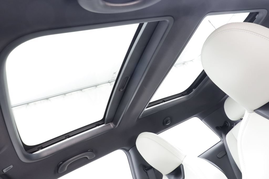 New 2026 MINI Cooper 2-Door Hardtop FWD image 15