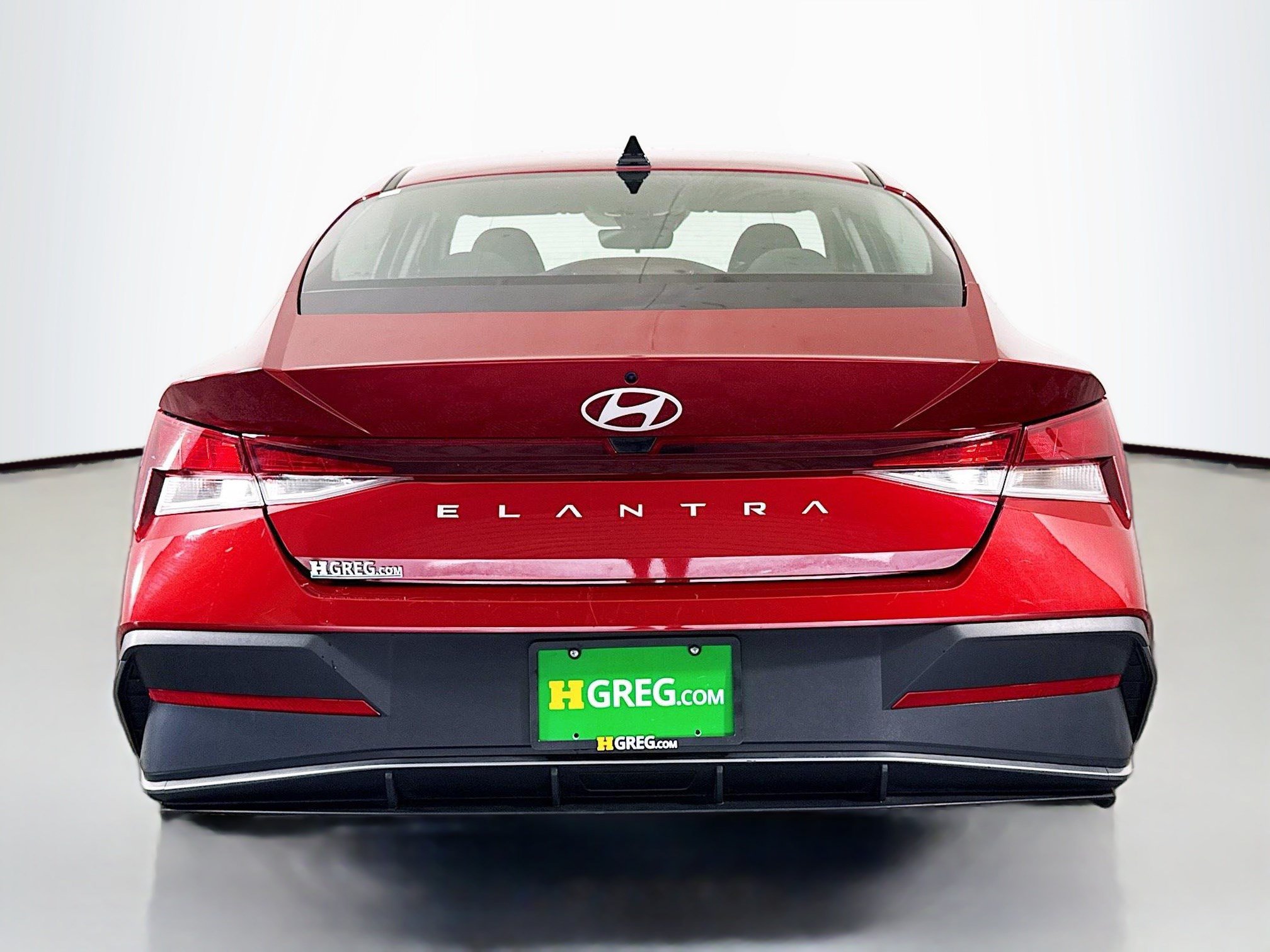Used 2024 Hyundai Elantra SE FWD image 8