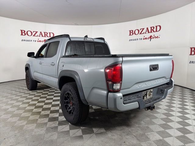 Used 2018 Toyota Tacoma TRD Off-Road w/ TRD Premium Off Road Package AWD/4WD image 6
