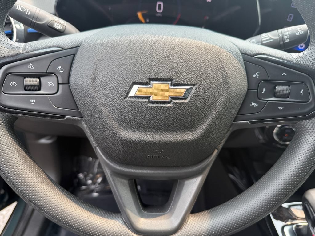Used 2025 Chevrolet Trax LT FWD image 20