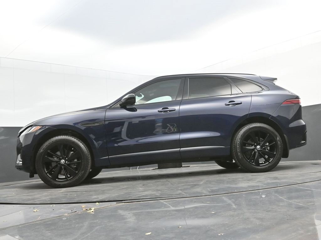 Used 2025 Jaguar F-PACE R-Dynamic S image 32