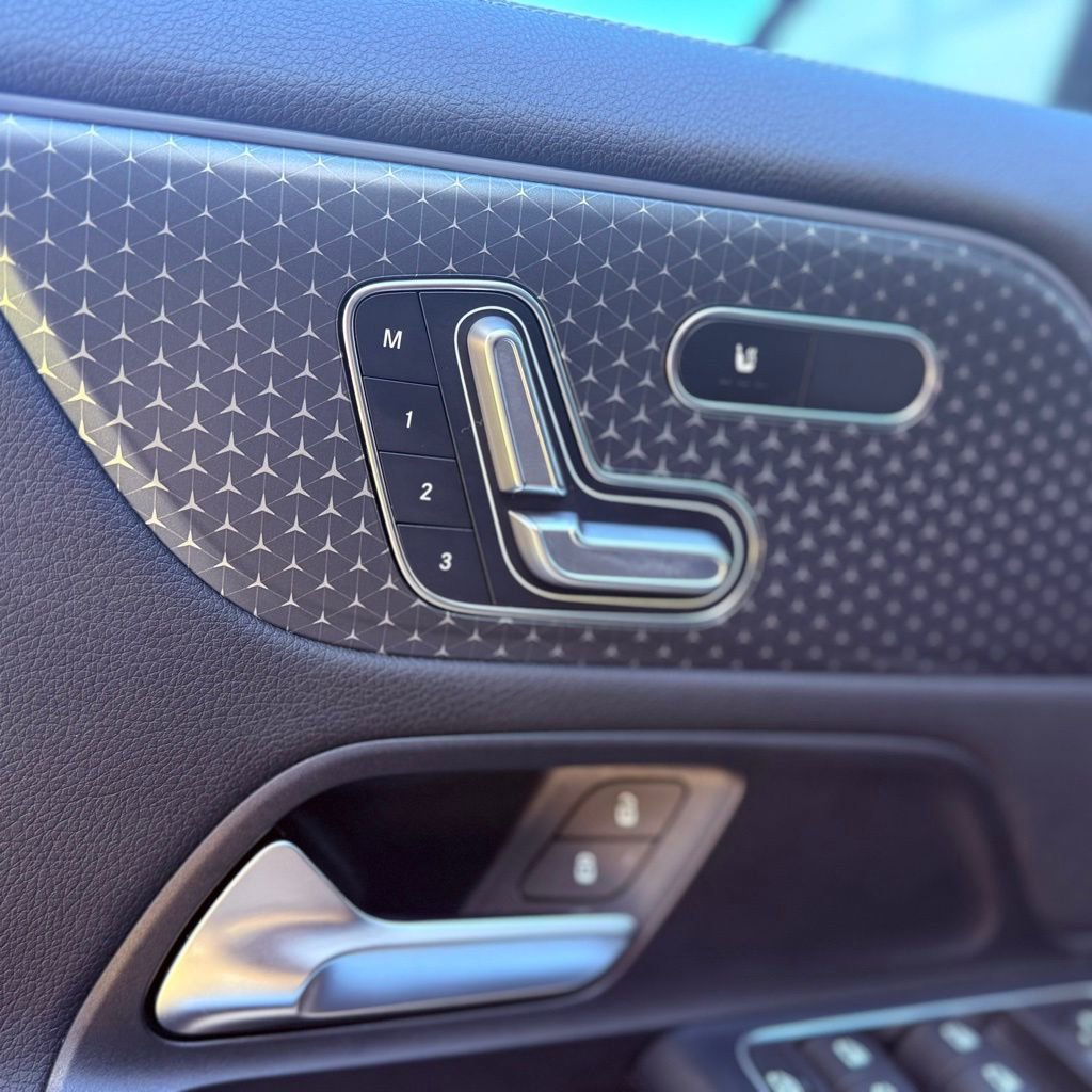 Used 2025 Mercedes-Benz GLA 250 w/ Exclusive Package image 22