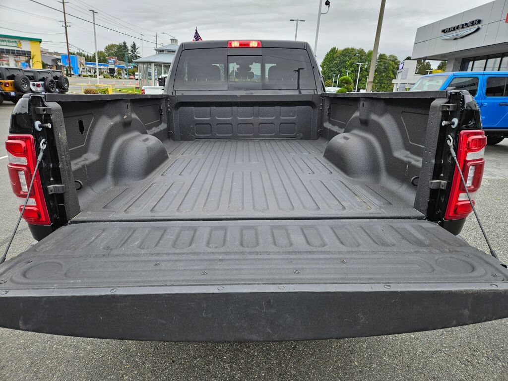 Used 2024 RAM 3500 Tradesman w/ Convenience Group AWD/4WD image 13