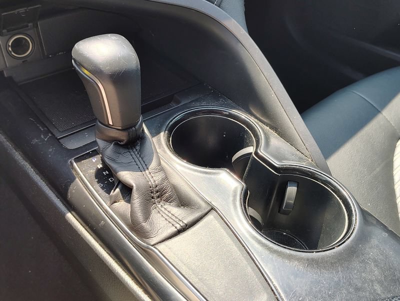 Used 2018 Toyota Camry SE w/ Four Season Floor Mat Package FWD image 18