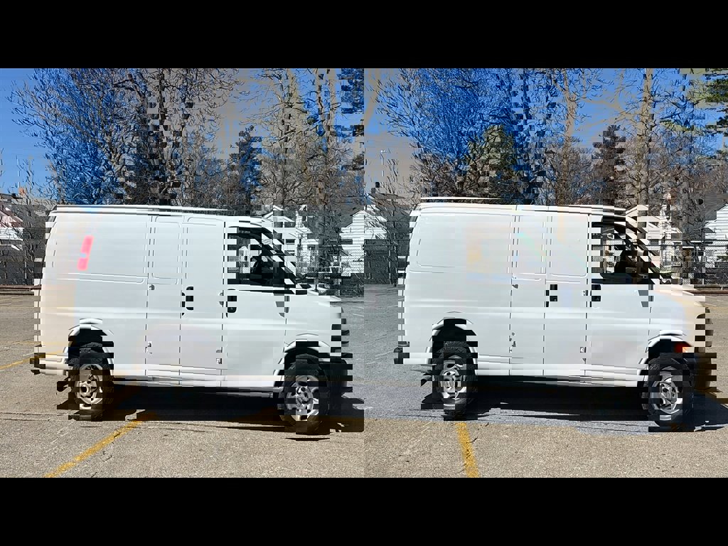 Used 2022 Chevrolet Express 2500 Extended image 7