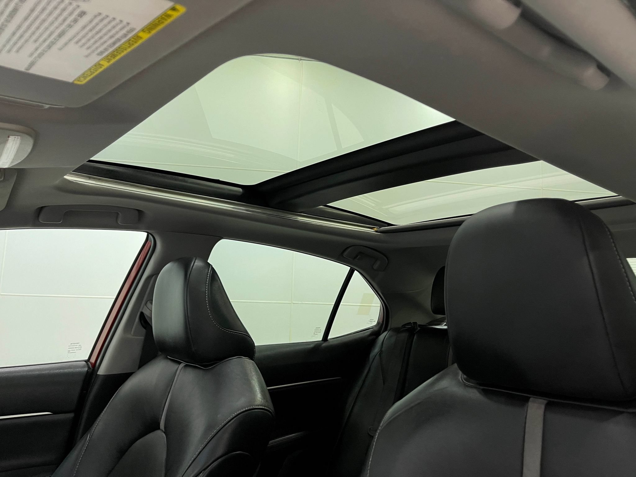 Used 2020 Toyota Camry XSE FWD image 11