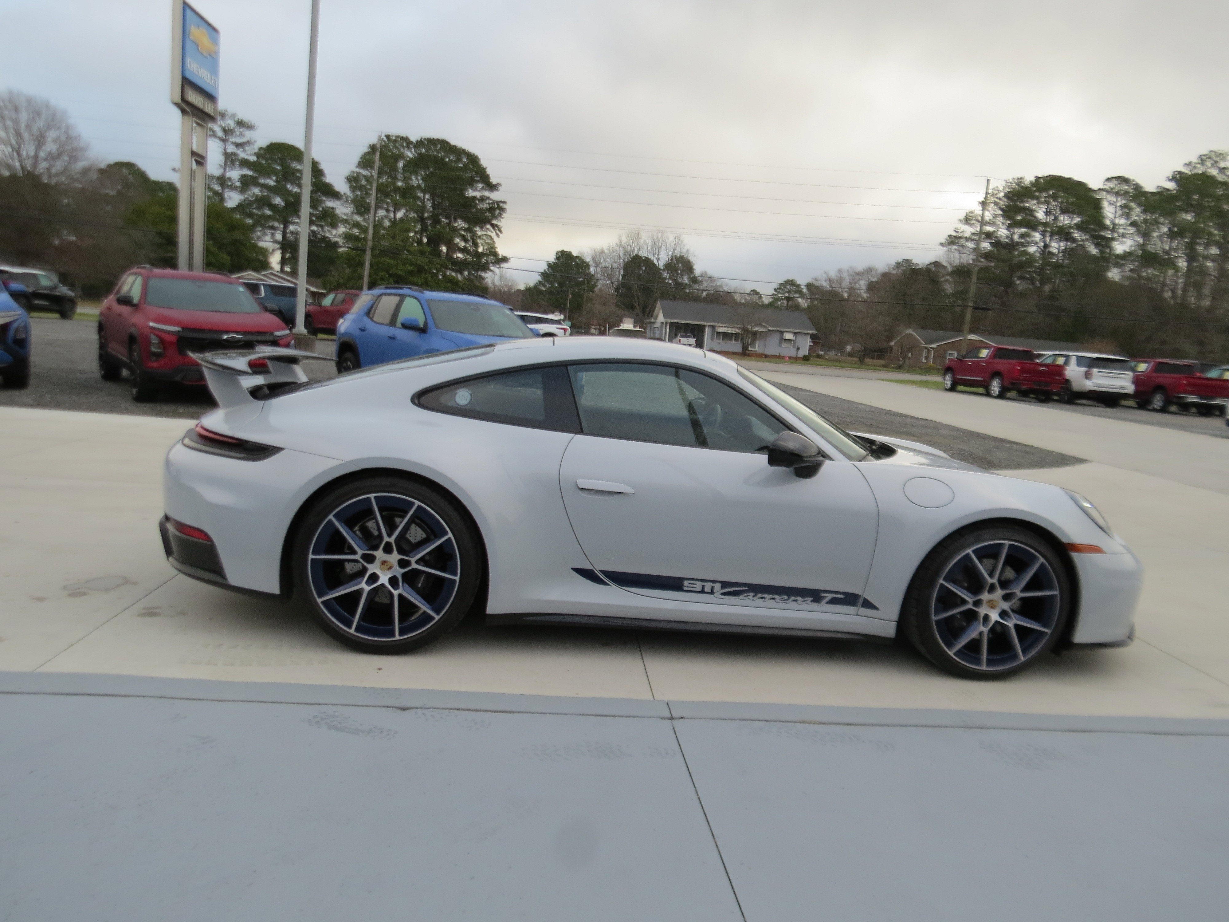 Used 2025 Porsche 911 Carrera T RWD image 7