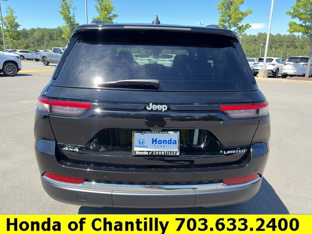Used 2025 Jeep Grand Cherokee Limited w/ Trailer Tow Package AWD/4WD image 6