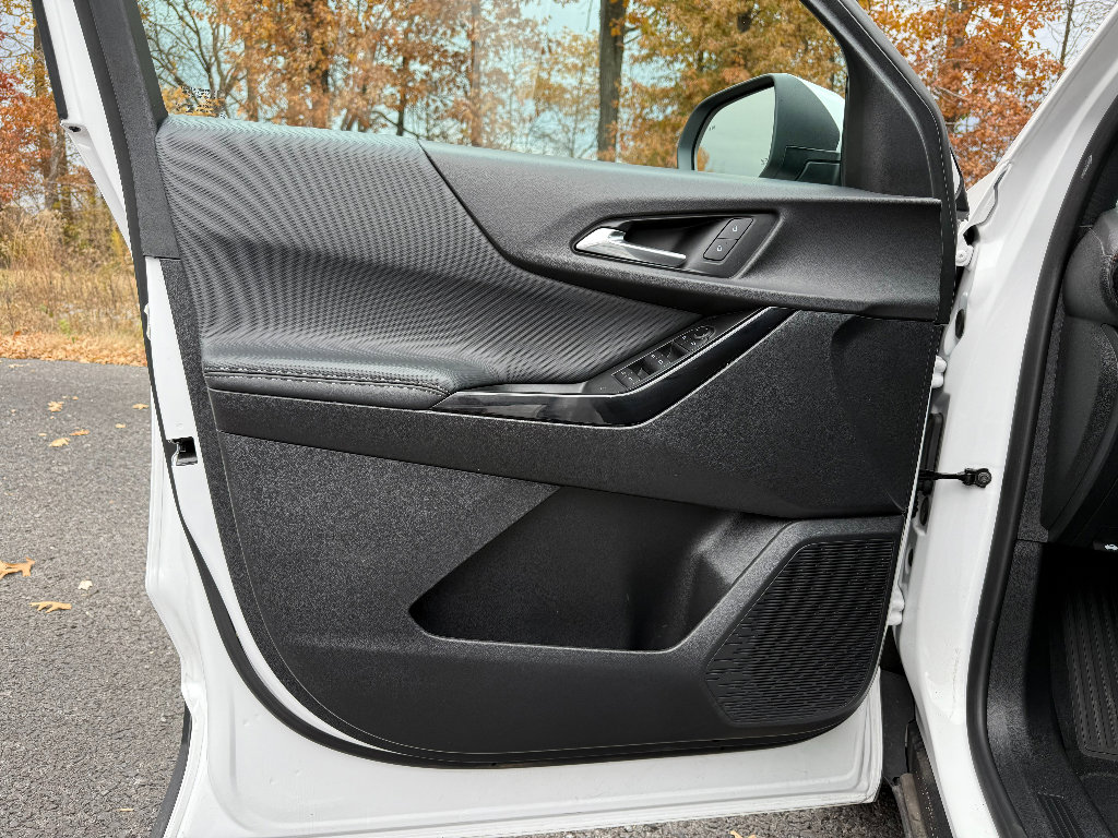 Used 2025 Chevrolet Equinox LT image 21