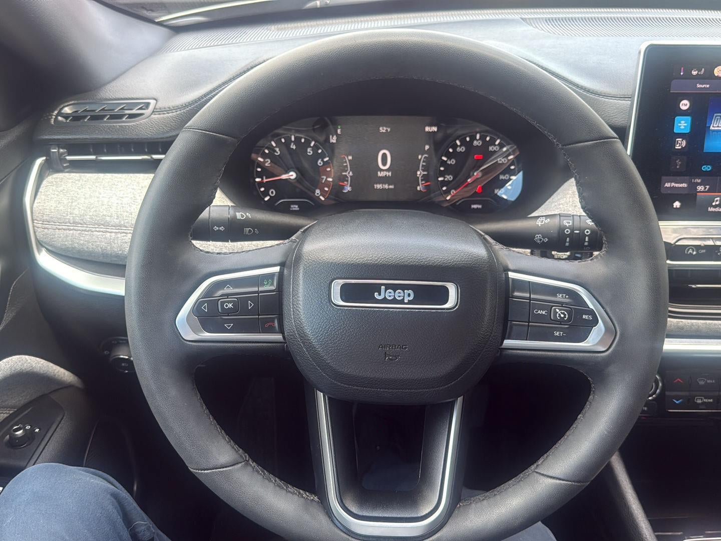 Used 2023 Jeep Compass Latitude AWD/4WD image 16