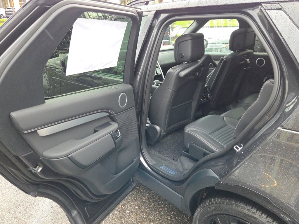 New 2026 Land Rover Discovery Limited Edition image 15