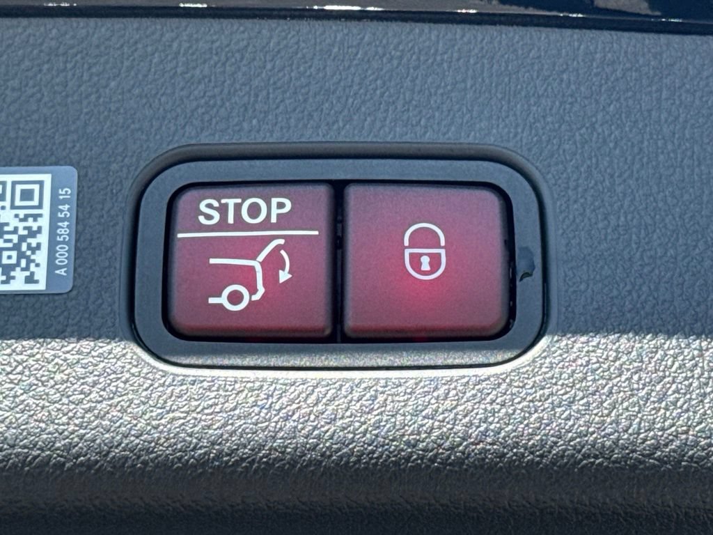 Certified 2025 Mercedes-Benz GLC 350e 4MATIC image 17