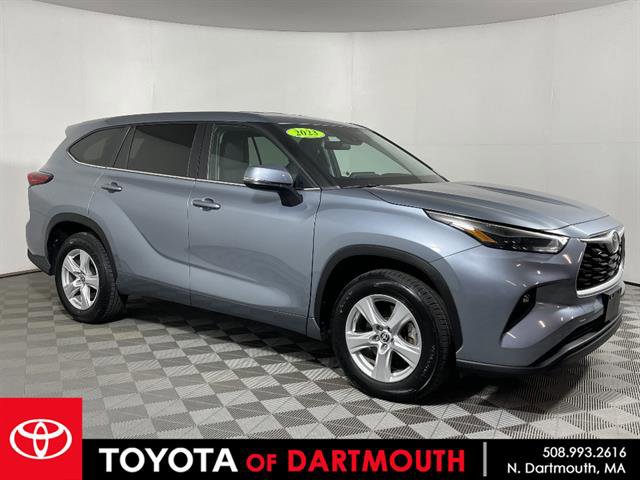 Used 2023 Toyota Highlander LE image 1