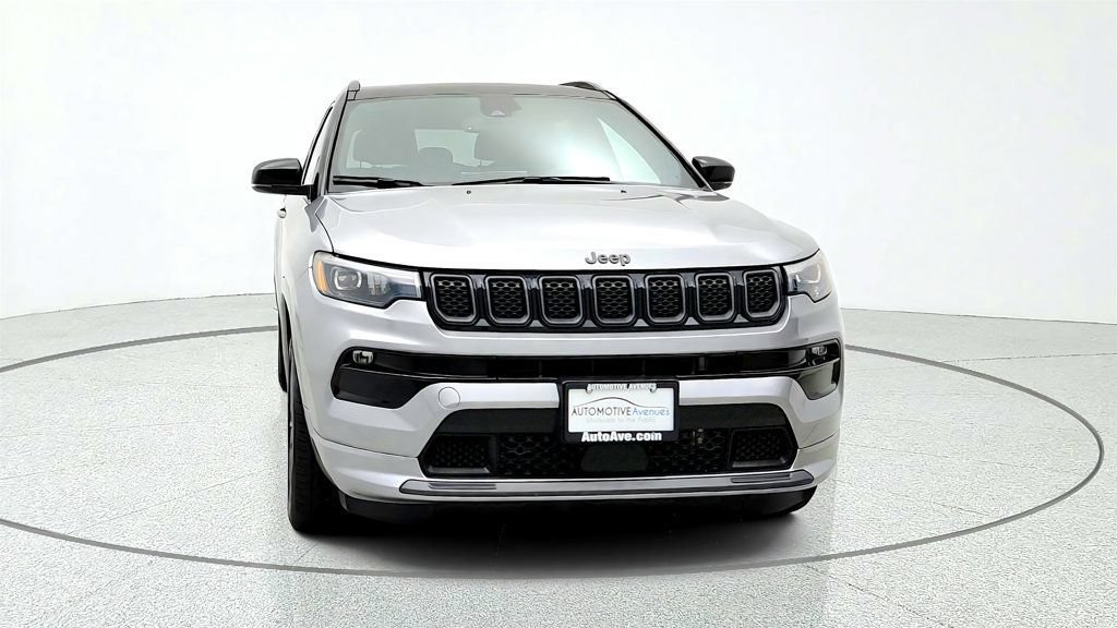 Used 2023 Jeep Compass High Altitude AWD/4WD image 2