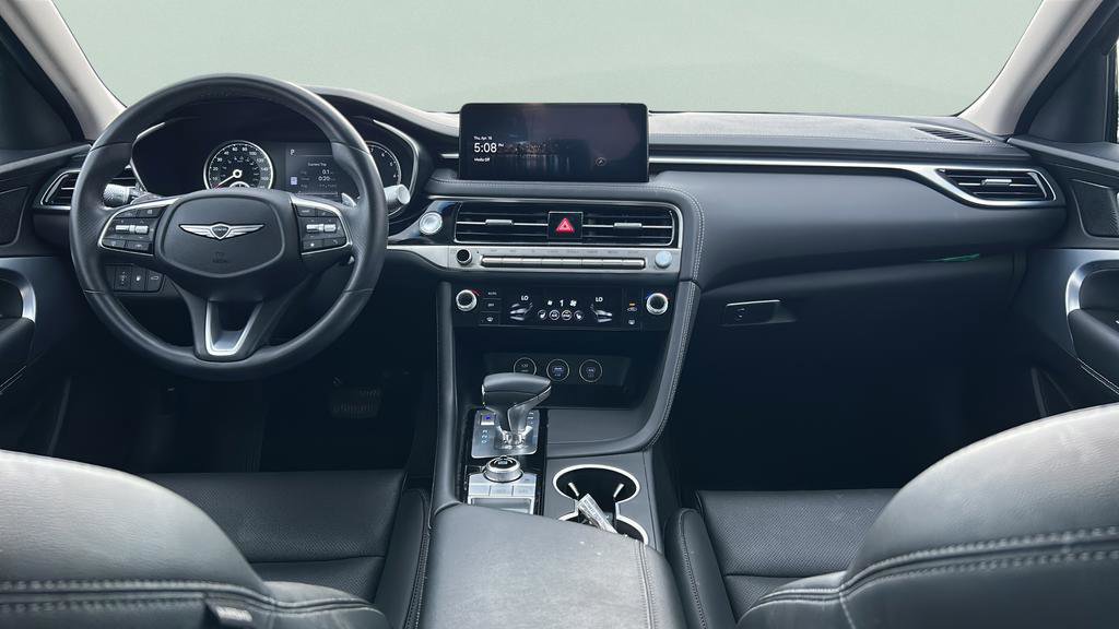 Used 2025 Genesis G70 2.5T image 15