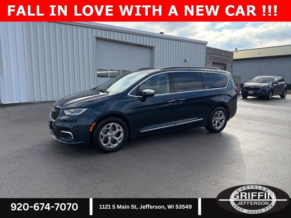 Used 2022 Chrysler Pacifica Limited image 1