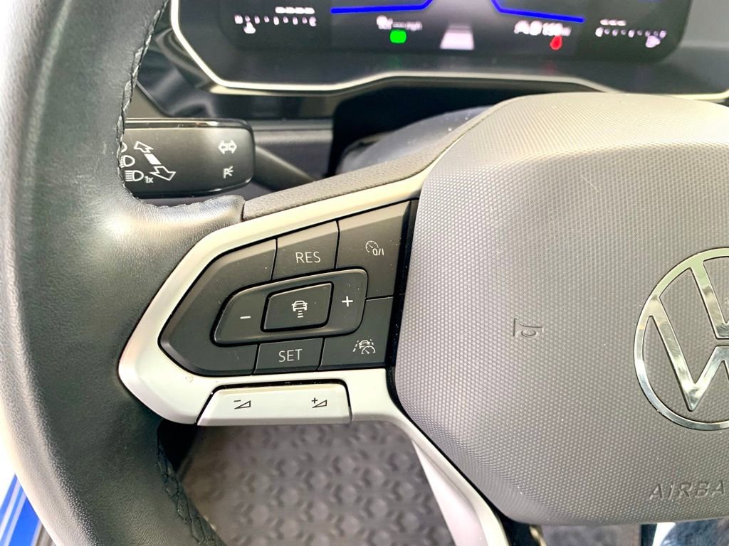 Used 2024 Volkswagen Jetta SE image 31