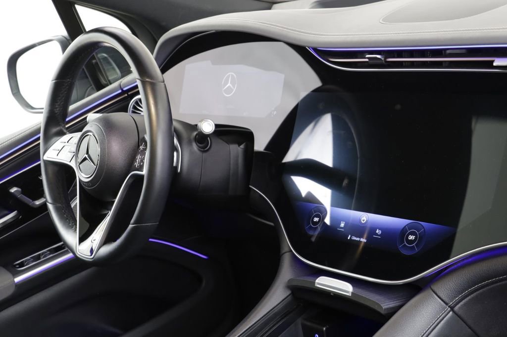 Used 2023 Mercedes-Benz EQS 580 4MATIC SUV image 25