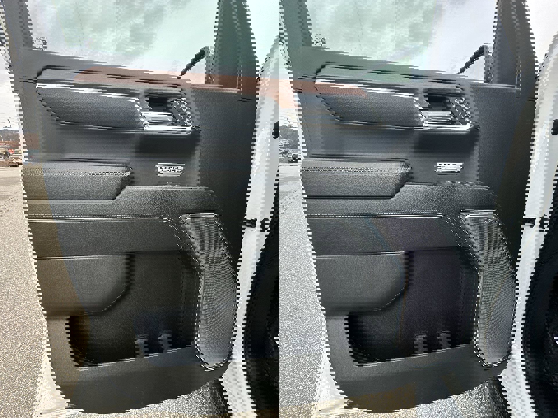 Used 2023 GMC Sierra 1500 Denali w/ Technology Package image 23