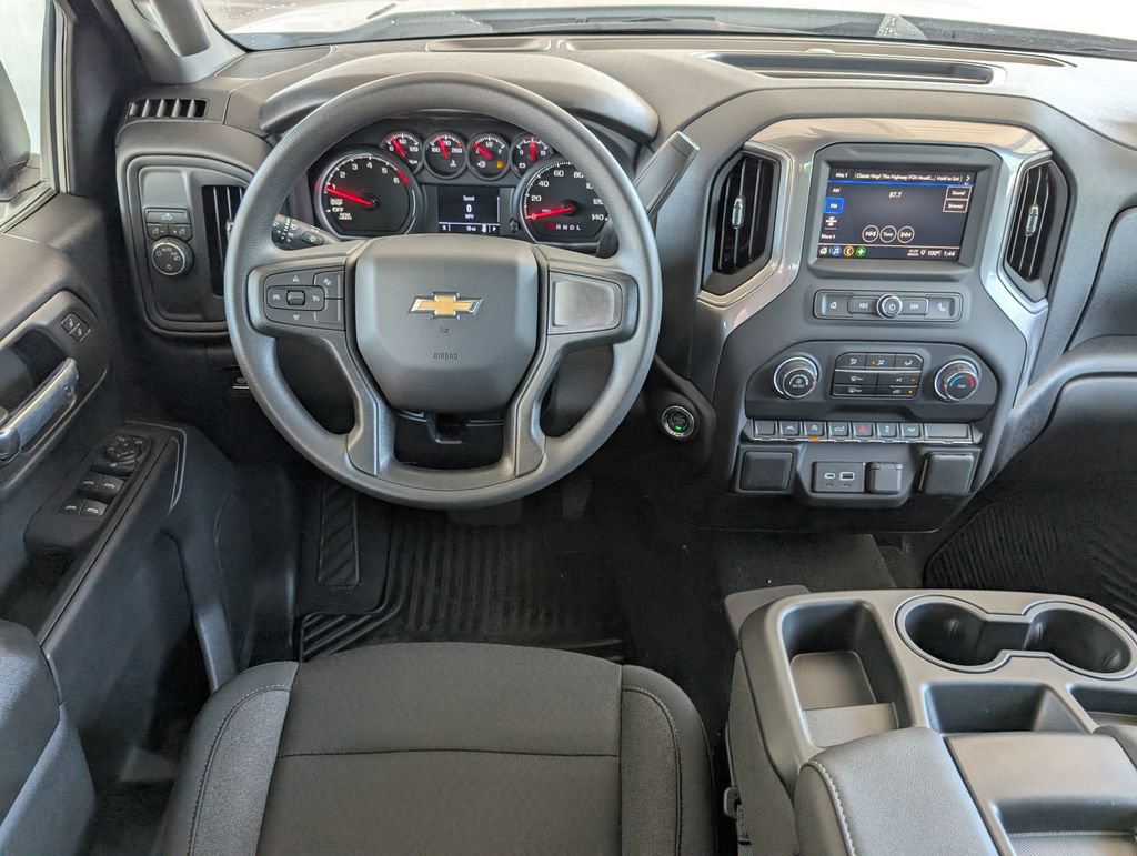 New 2026 Chevrolet Silverado 1500 Custom w/ LPO, Dark Essentials Package RWD image 4