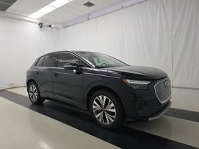 Used 2023 Audi Q4 e-tron Premium Plus w/ Premium Plus RWD image 7