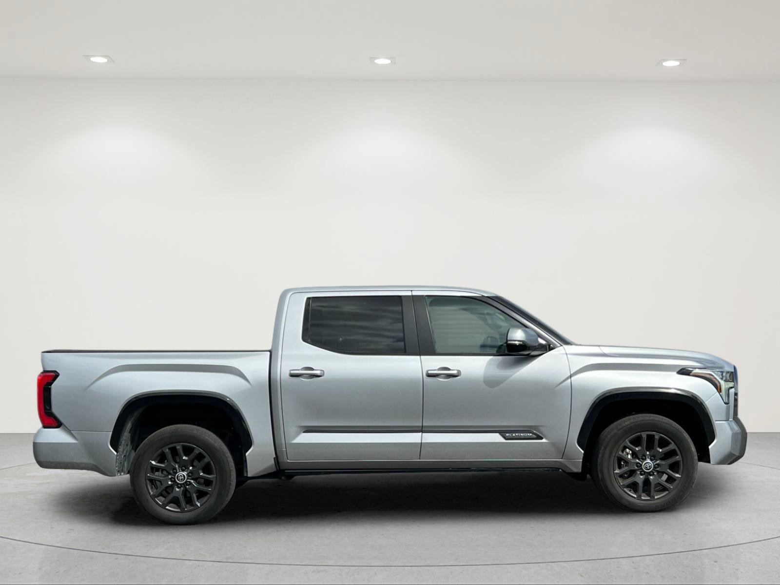 Used 2024 Toyota Tundra Platinum AWD/4WD image 6